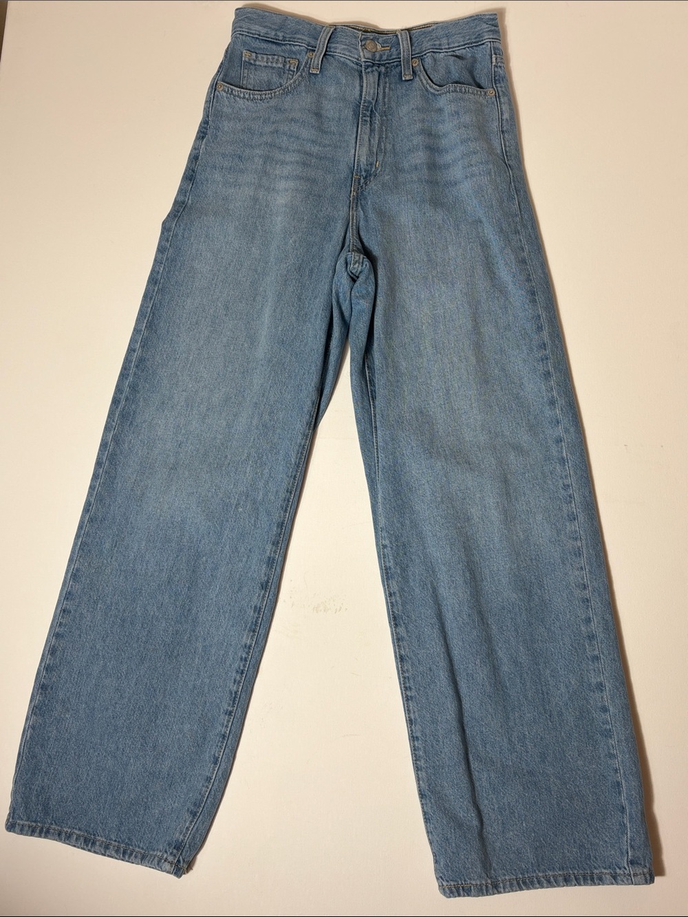 Levi’s High Waisted Straight Jeans Women’s Size 27 Light Wash Denim